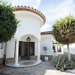 Bianca Elegant 4br Beachside Near Golf, Restaurants & Puerto Banus Естепона