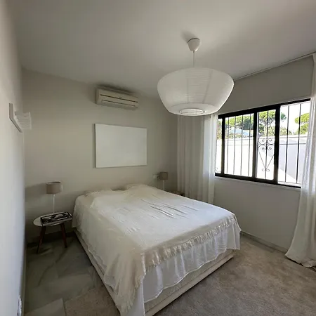 Bianca Elegant 4br Beachside Near Golf, Restaurants & Puerto Banus エステポナ