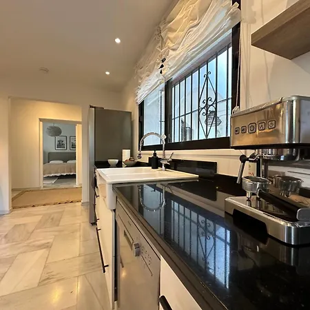 Bianca Elegant 4br Beachside Near Golf, Restaurants & Puerto Banus エステポナ