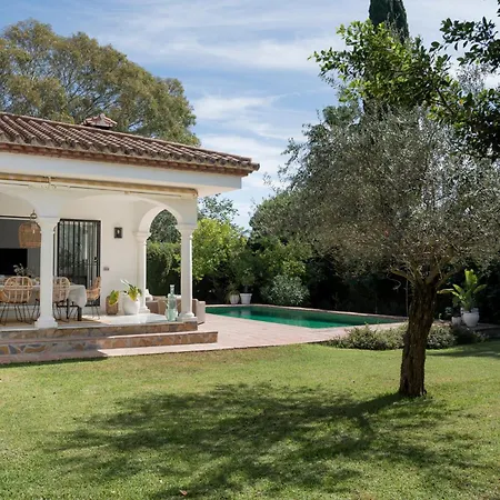 Сasa de vacaciones Bianca Elegant 4br Beachside Near Golf, Restaurants & Puerto Banus