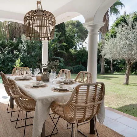 Bianca Elegant 4br Beachside Near Golf, Restaurants & Puerto Banus * エステポナ