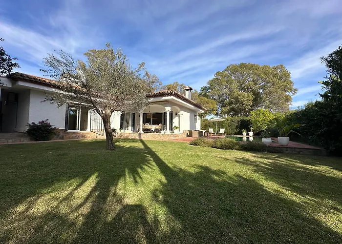 Holiday home Bianca Elegant 4br Beachside Near Golf, Restaurants & Puerto Banus