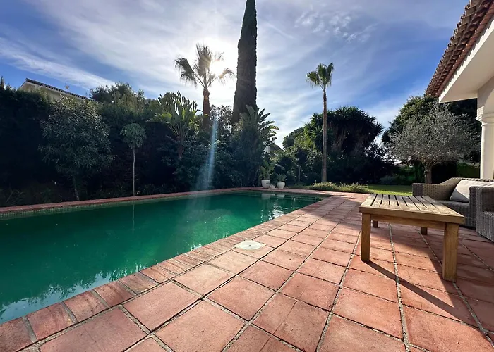 Holiday home Bianca Elegant 4br Beachside Near Golf, Restaurants & Puerto Banus Estepona