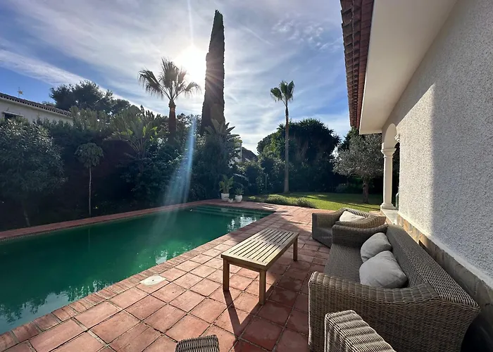 Bianca Elegant 4br Beachside Near Golf, Restaurants & Puerto Banus *
