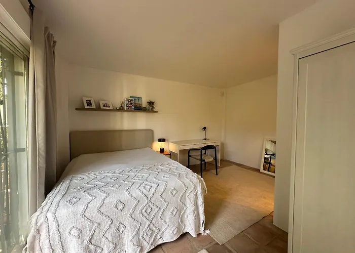 Bianca Elegant 4br Beachside Near Golf, Restaurants & Puerto Banus