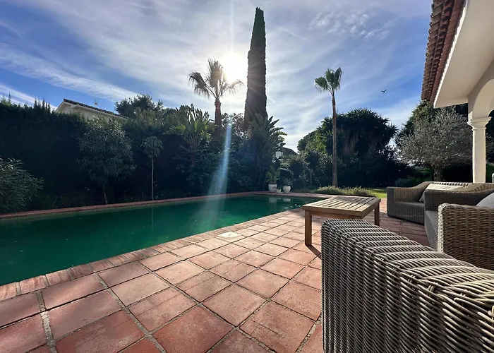 Holiday home Bianca Elegant 4br Beachside Near Golf, Restaurants & Puerto Banus Estepona