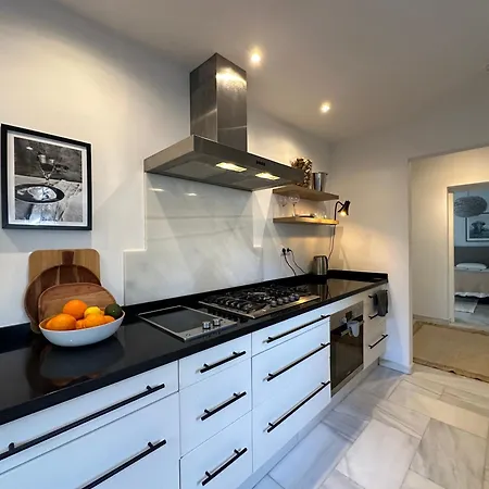 Nyaraló Bianca Elegant 4br Beachside Near Golf, Restaurants & Puerto Banus