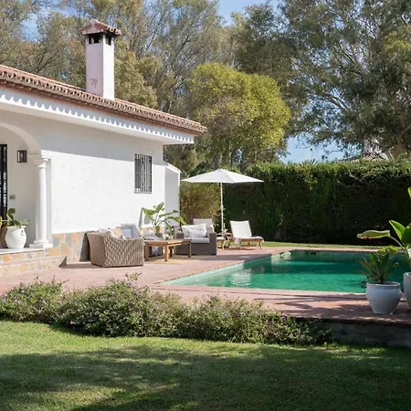 Bianca Elegant 4br Beachside Near Golf, Restaurants & Puerto Banus Nyaraló