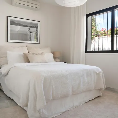 Casa de Férias Bianca Elegant 4br Beachside Near Golf, Restaurants & Puerto Banus