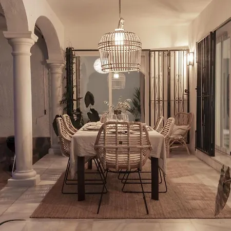 Bianca Elegant 4br Beachside Near Golf, Restaurants & Puerto Banus Semesterbostad Estepona