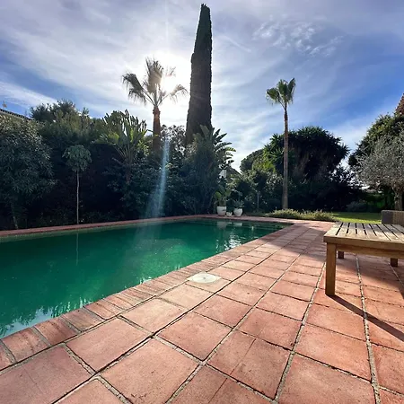 Semesterbostad Bianca Elegant 4br Beachside Near Golf, Restaurants & Puerto Banus Estepona