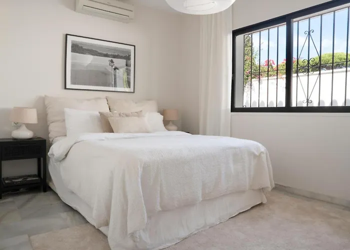 Bianca Elegant 4br Beachside Near Golf, Restaurants & Puerto Banus * Estepona