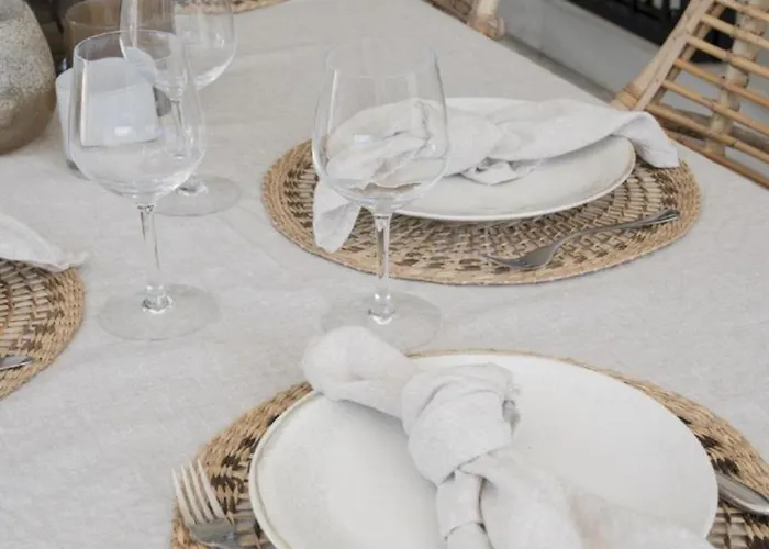 Semesterbostad Bianca Elegant 4br Beachside Near Golf, Restaurants & Puerto Banus *