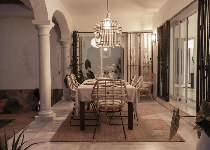 Bianca Elegant 4br Beachside Near Golf, Restaurants & Puerto Banus Semesterbostad Estepona