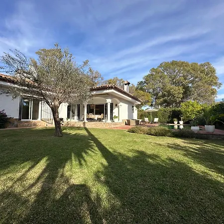 別荘 Bianca Elegant 4br Beachside Near Golf, Restaurants & Puerto Banus