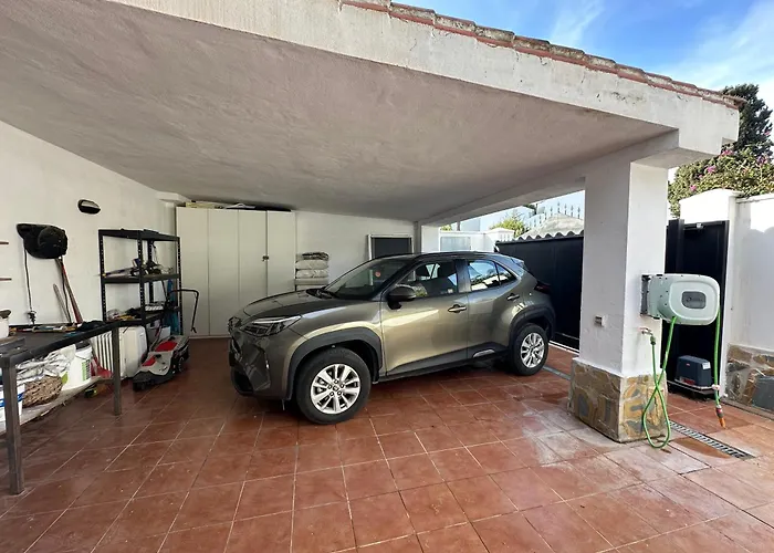 Bianca Elegant 4br Beachside Near Golf, Restaurants & Puerto Banus エステポナ